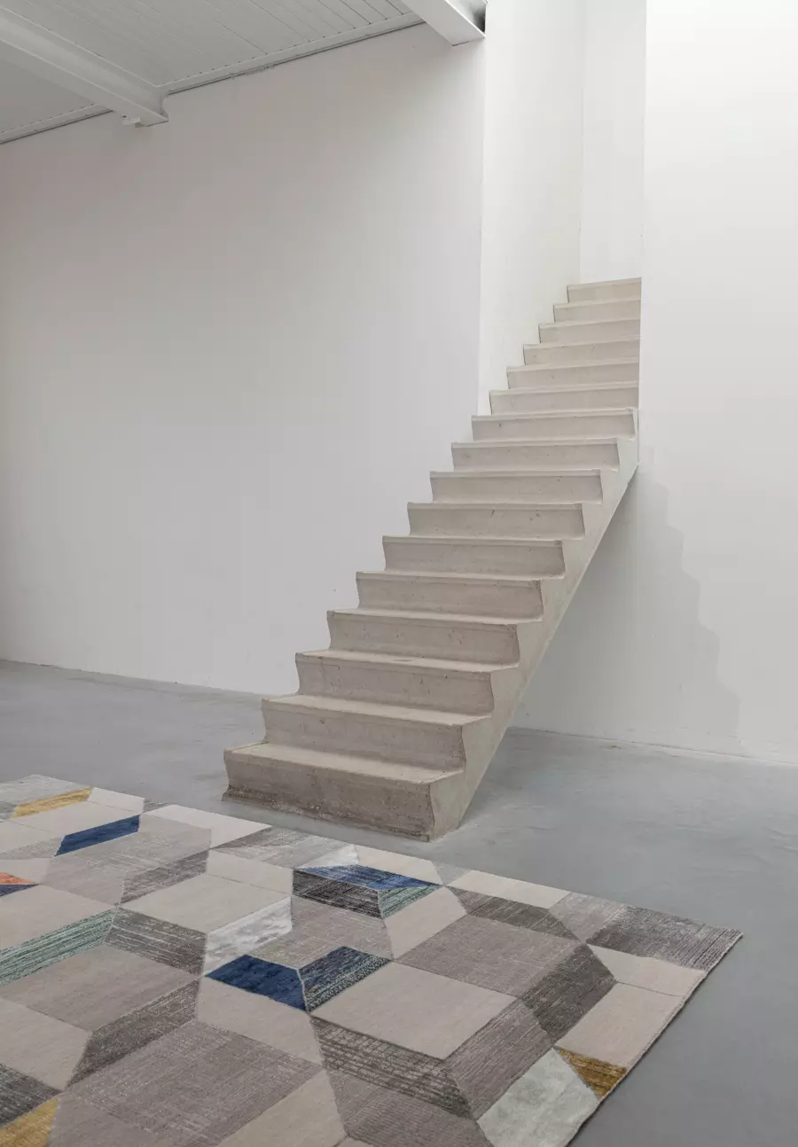 India Escher Elements Blue Ashwood vloerkleed sfeer