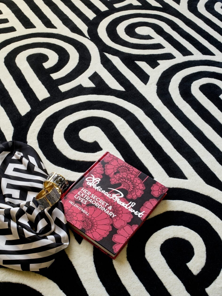 Florence Broadhurst Turnabouts black vloerkleed